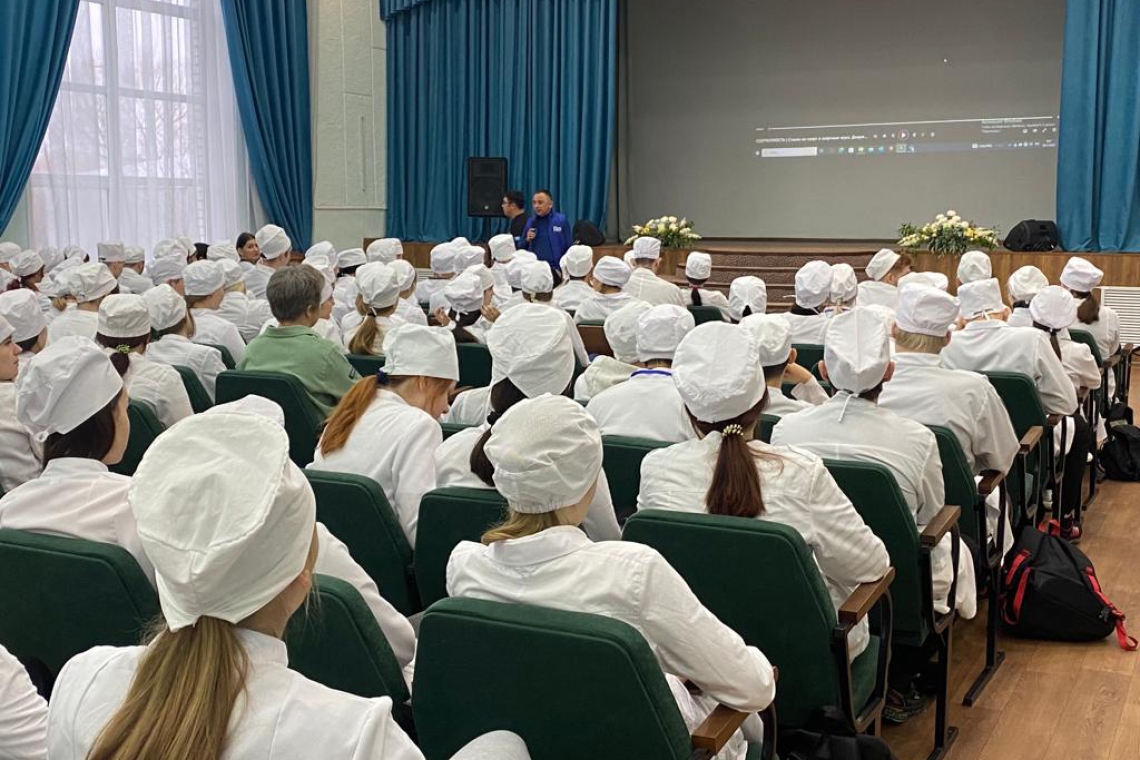 2023 жылдың 10 қарашасында Республикалық партияның орталық аппаратының өкілдері Солтүстік Қазақстан жоғары медициналық колледжіне «Обсессия» профилактикалық фильмін көрсету үшін келді