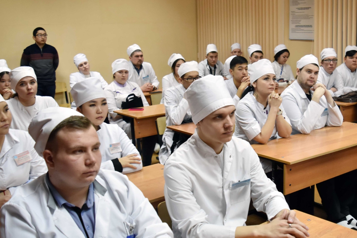 15.03.2024 жылы Солтүстік Қазақстан жоғары медицина колледжінде кеңестің хаттамалық тапсырмаларын орындау және түлектердің жұмысқа орналасу деңгейін арттыру жөніндегі іс-шаралар жоспарын іске асыру мақсатында Ашық есік күні өткізілді